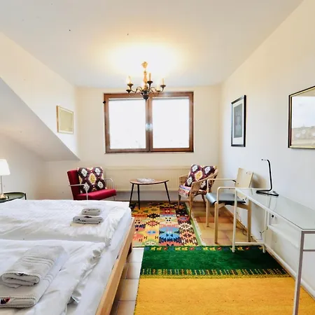 Charming Attic Apartment Near Messe Wien And Center Exterior photo